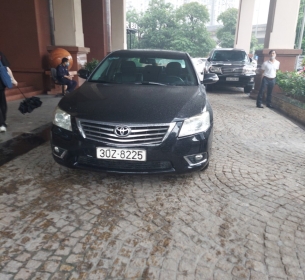 Tài sản 1: Xe ô tô con Toyota Camry, BKS 30Z-8225
