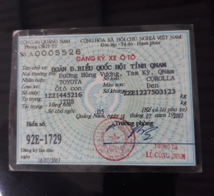 Thanh lý Xe ô tô Toyota Corolla, chổ ngồi: 5 chổ, biển số 92E-1729, màu sơn: Đen, năm sản xuất, sử dụng: 2003, số khung: ZZE122-7503123, số máy: IZZ-1445216 đã qua sử dụng của Bệnh viện đa khoa khu vực miền núi phía Bắc Quảng Nam