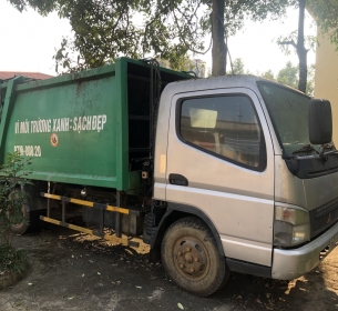 01 xe ô tô chở rác nhãn hiệu Mishubishi, BKS: 97M-000.20 củaVăn phòng HĐND và UBND huyện Chợ Đồn