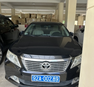 Thanh lý 01 (một) xe ô tô Toyota Camry 2.5G; màu đen; biển số đăng ký: 92A-002.89; 05 chỗ ngồi; năm sản xuất/sử dụng: 2012; số khung: RL4BF9FK7C6000701; số máy: 2AR0787074; đã qua sử dụng