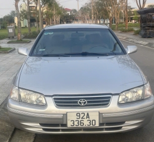 Thanh lý 01 Xe ô tô 5 chỗ ngồi, Biển kiểm soát: 92A-336.30 Nhãn hiệu Toyota Camry, màu ghi, số khung 53SK200X780321, số máy 1MZ1140684, năm sản xuất: 2001) đã qua sử dụng của Công ty cổ phần Môi trường đô thị Quảng Nam